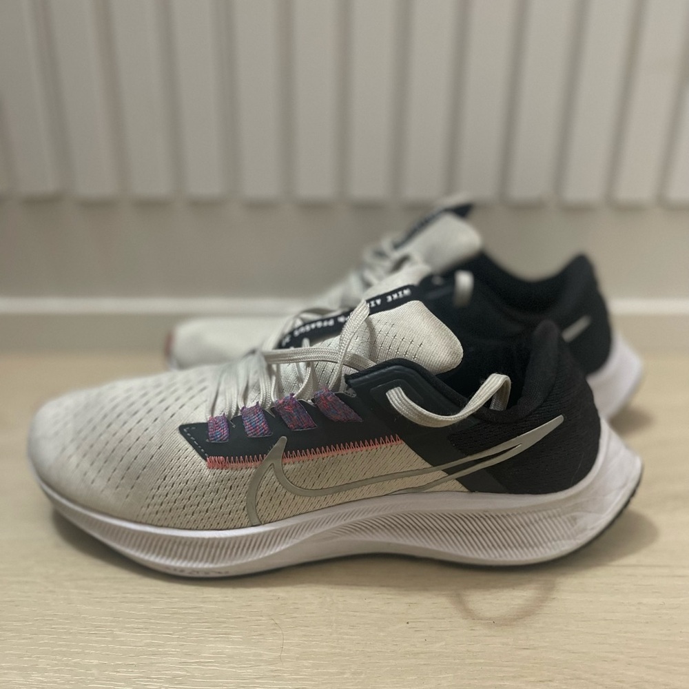 Women’s Nike Air Zoom Pegasus 38 Size 9